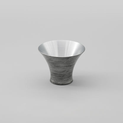 猪口 URUSHI 風雪 Snow and Wind 黒刷毛目塗り銀粉